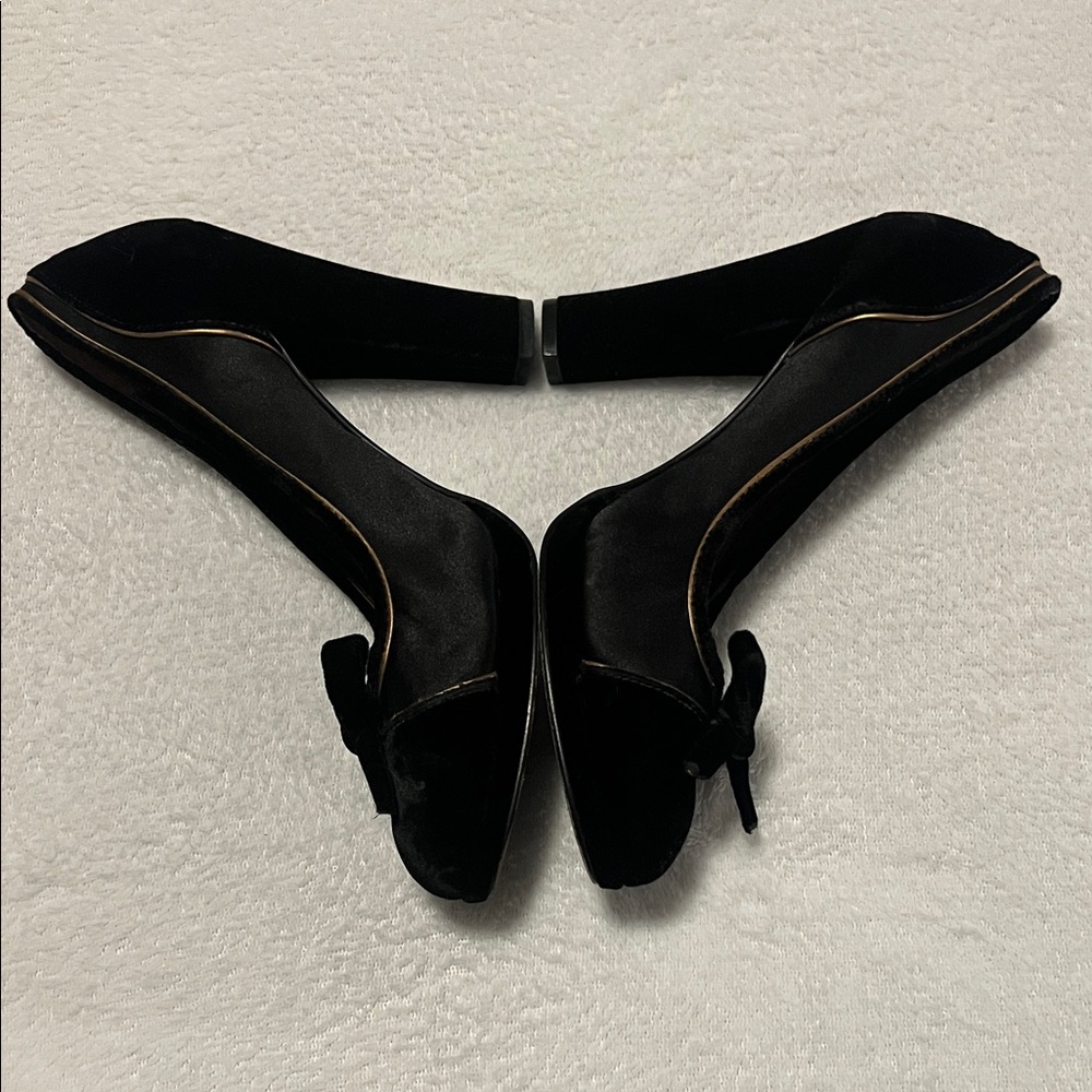 BCBG Maxazria Velvet/Satin 37/7B Black 3.5” Sexy Block Heel EUC (N) - Picture 3 of 16